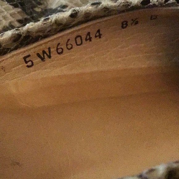 STUART WEITZMAN SNAKESKIN LEATHER MULES. LOGS SLIP ONS SIZE 8.5 - Picture 15 of 16